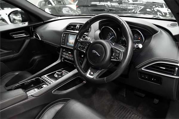 2016 Jaguar F-PACE 20d R-Sport X761