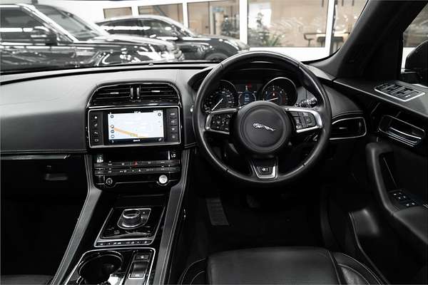 2016 Jaguar F-PACE 20d R-Sport X761