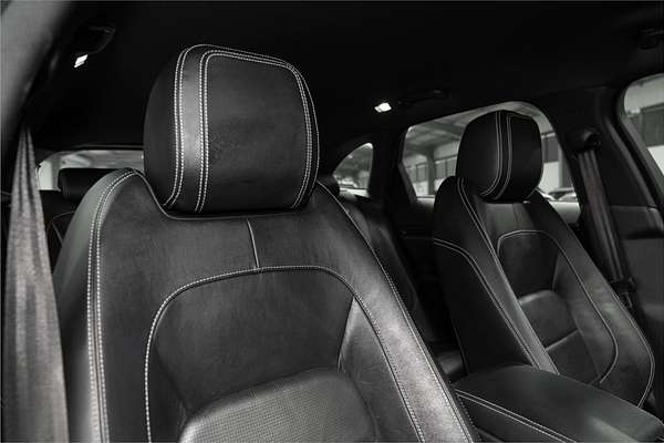 2016 Jaguar F-PACE 20d R-Sport X761