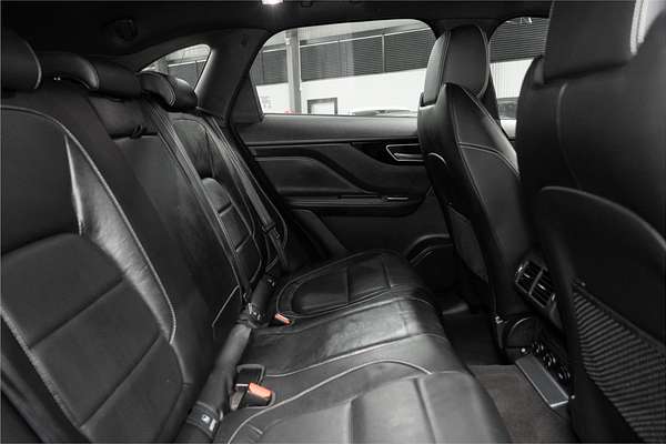 2016 Jaguar F-PACE 20d R-Sport X761