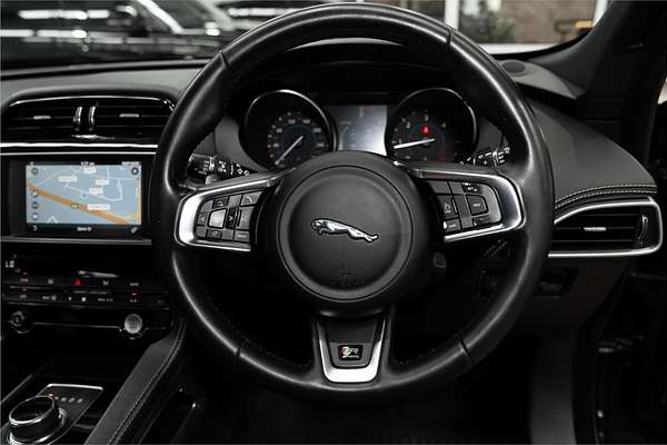2016 Jaguar F-PACE 20d R-Sport X761