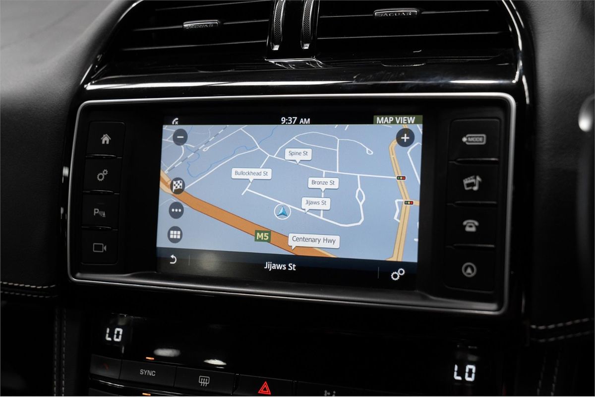 2016 Jaguar F-PACE 20d R-Sport X761