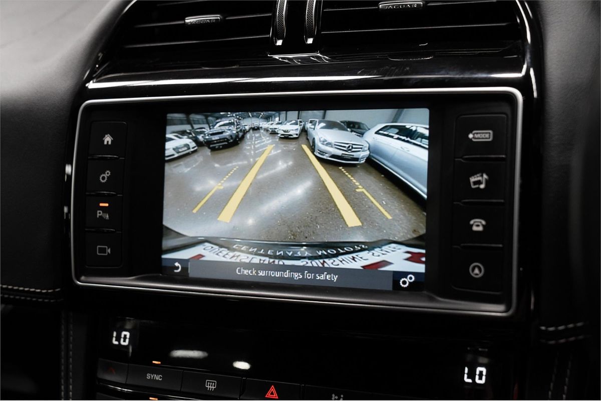 2016 Jaguar F-PACE 20d R-Sport X761