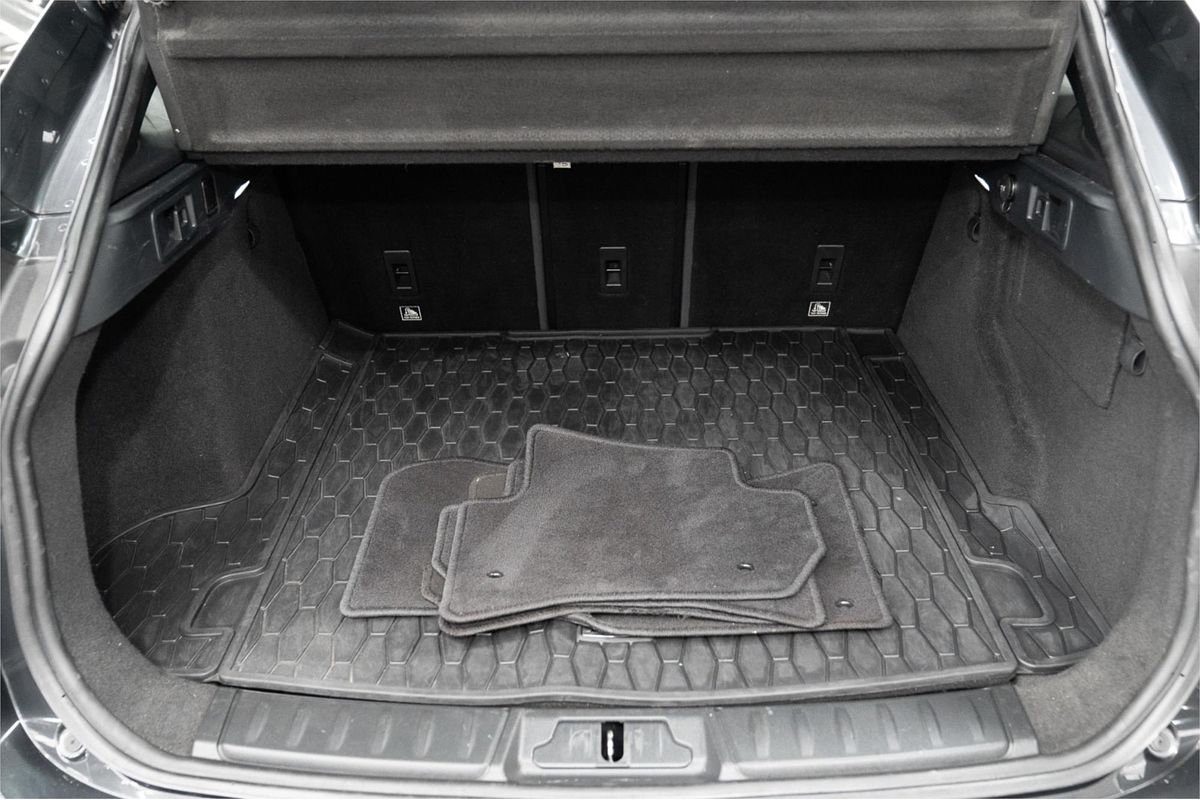 2016 Jaguar F-PACE 20d R-Sport X761