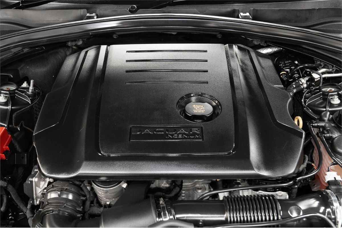 2016 Jaguar F-PACE 20d R-Sport X761