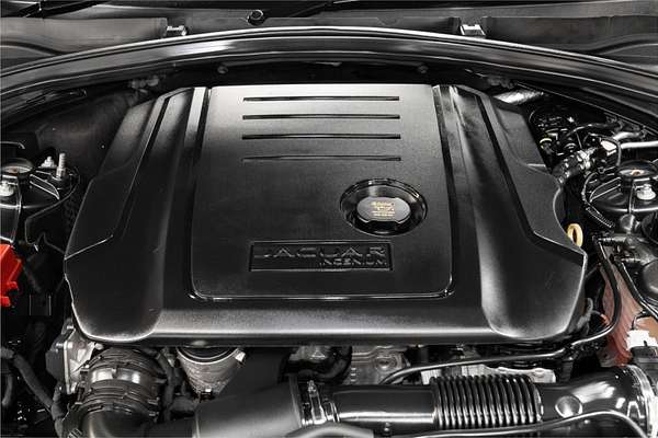 2016 Jaguar F-PACE 20d R-Sport X761