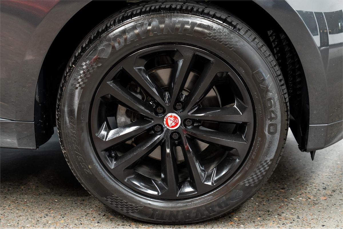 2016 Jaguar F-PACE 20d R-Sport X761