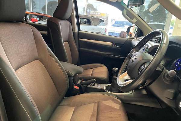 2017 Toyota Hilux SR5 GUN126R 4X4