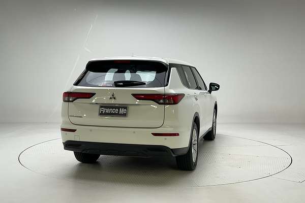 2023 Mitsubishi Outlander ES ZM