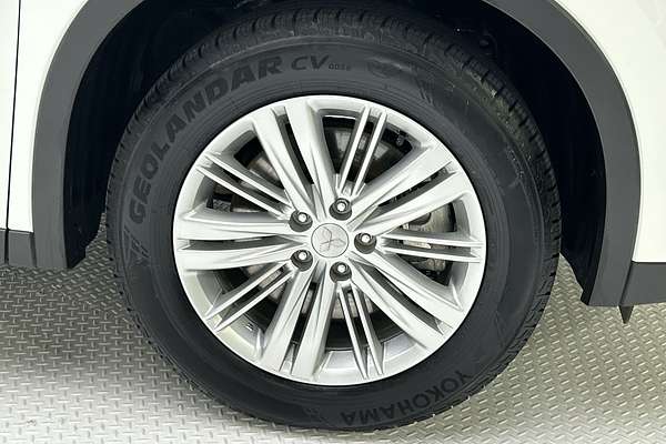 2023 Mitsubishi Outlander ES ZM