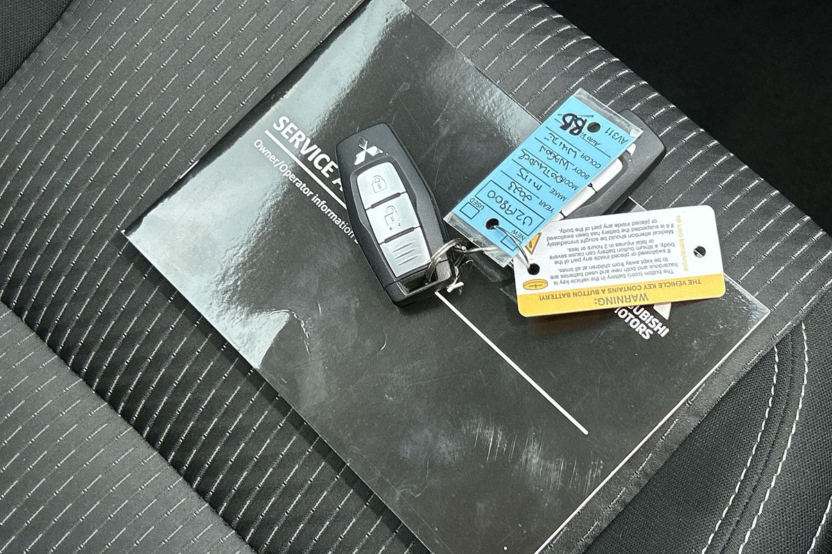 2023 Mitsubishi Outlander ES ZM