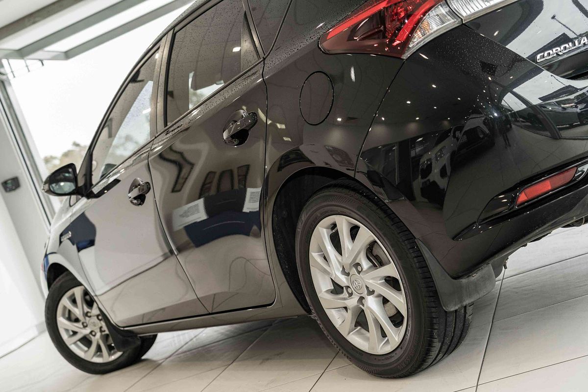 2017 Toyota Corolla Hybrid ZWE186R