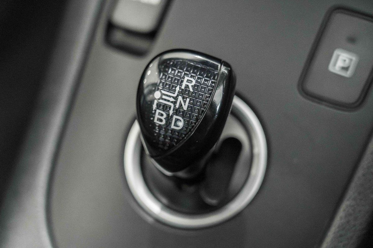 2017 Toyota Corolla Hybrid ZWE186R