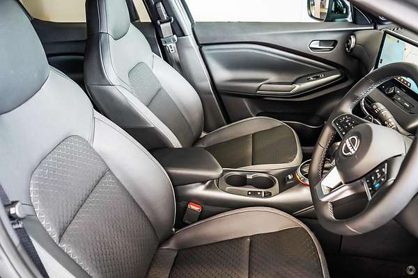 2025 Nissan JUKE ST-L F16