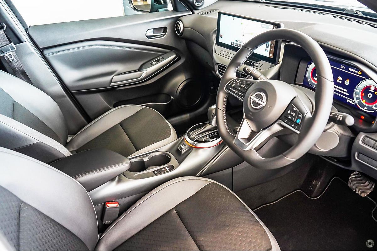 2025 Nissan JUKE ST-L F16