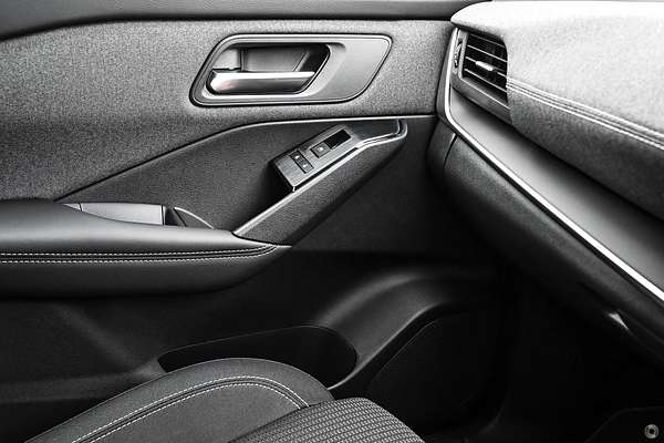 2025 Nissan QASHQAI ST-L J12