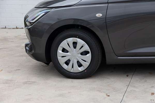 2025 Suzuki Swift Hybrid UZ