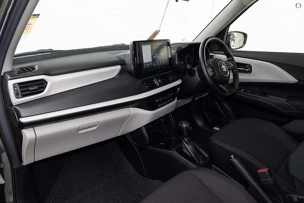 2025 Suzuki Swift Hybrid UZ