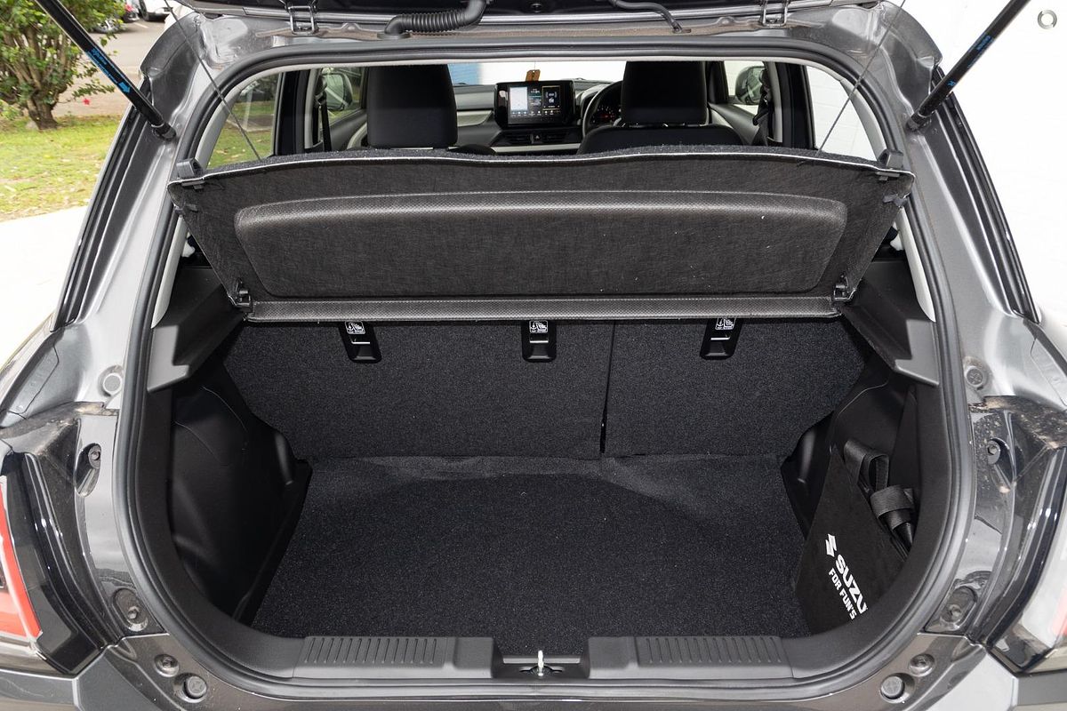 2025 Suzuki Swift Hybrid UZ