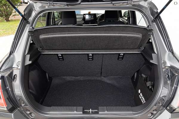 2025 Suzuki Swift Hybrid UZ