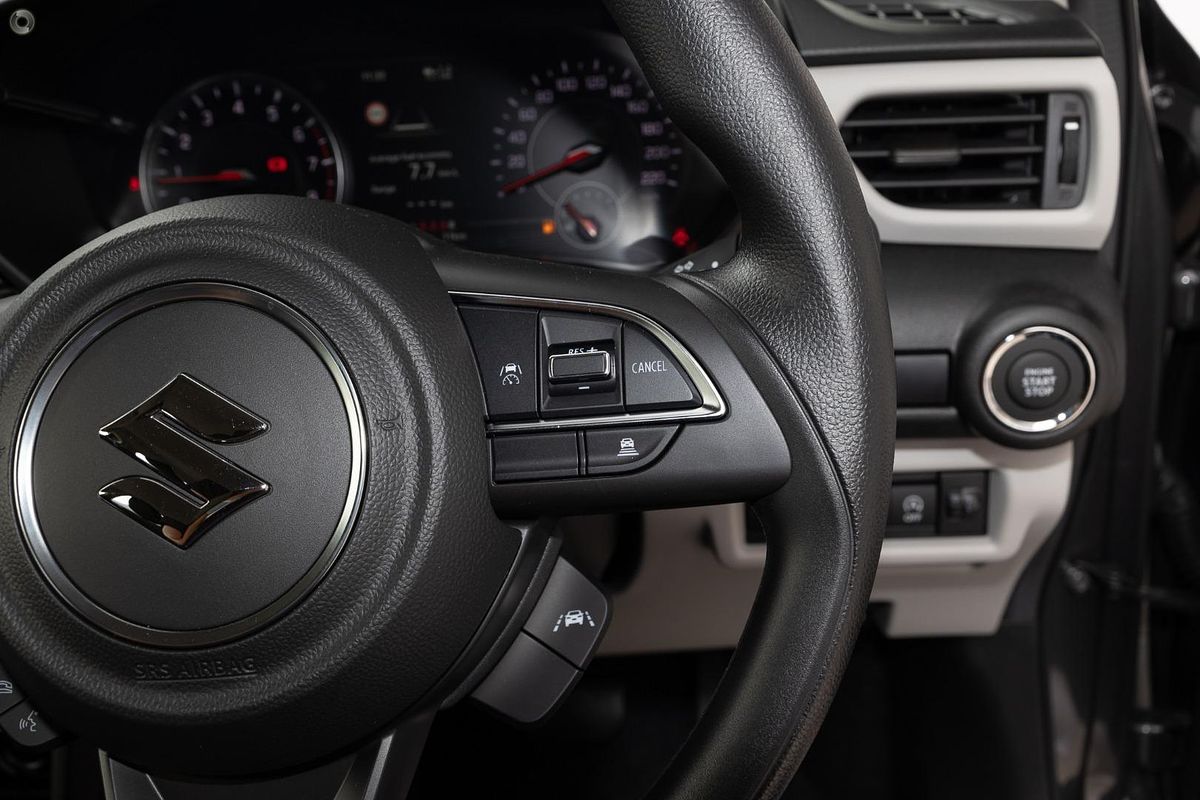 2025 Suzuki Swift Hybrid UZ