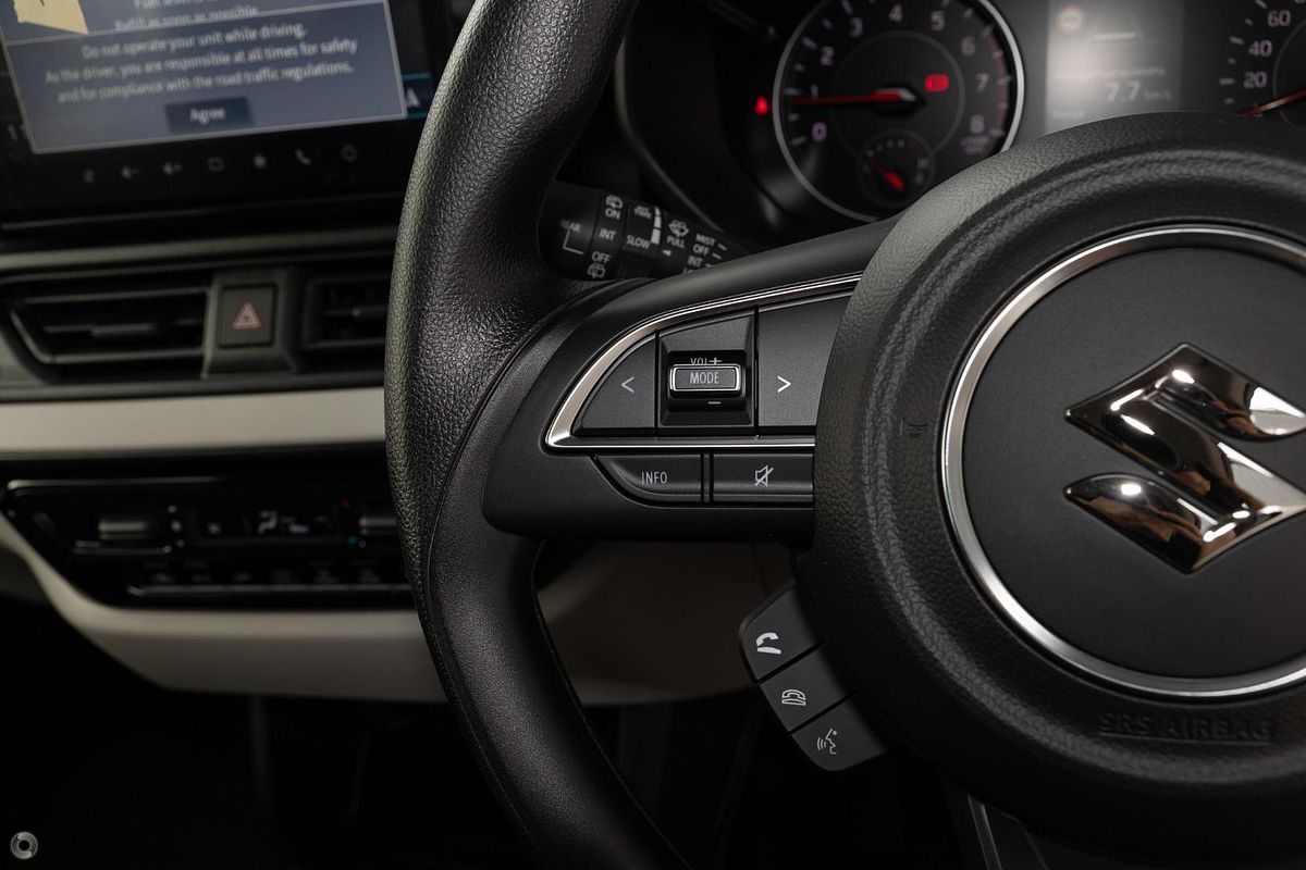 2025 Suzuki Swift Hybrid UZ