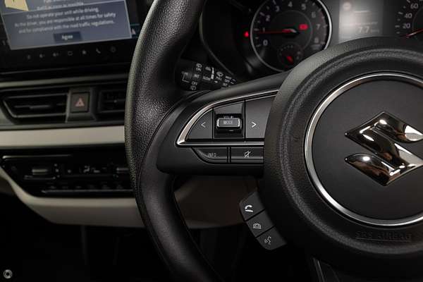 2025 Suzuki Swift Hybrid UZ