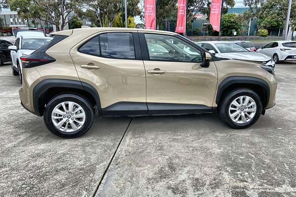 2024 Toyota Yaris Cross GXL MXPJ10R