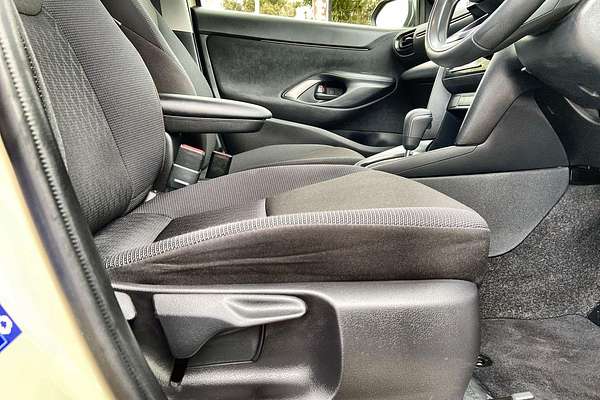 2024 Toyota Yaris Cross GXL MXPJ10R