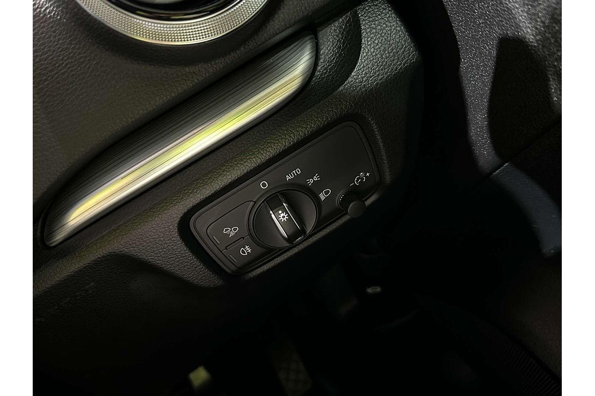 2019 Audi A3 35 TFSI S line plus 8V