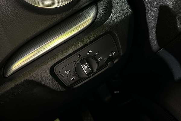 2019 Audi A3 35 TFSI S line plus 8V