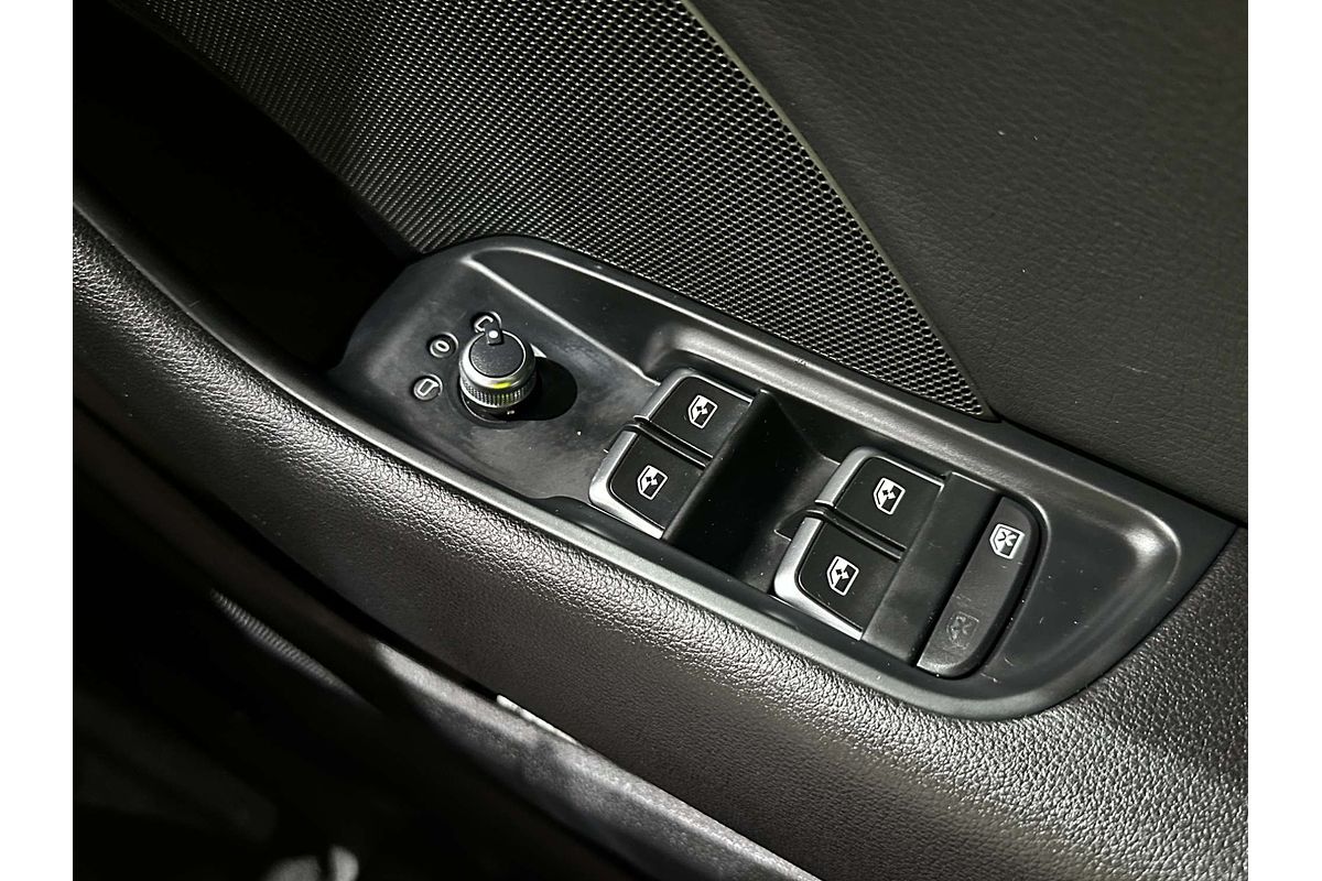 2019 Audi A3 35 TFSI S line plus 8V