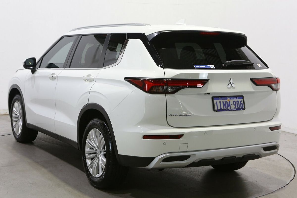 2025 Mitsubishi Outlander LS ZM