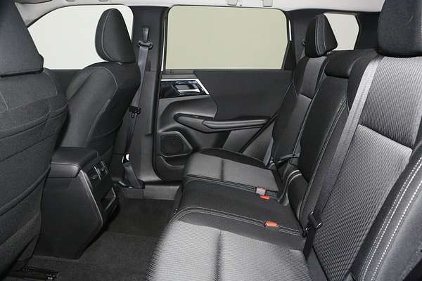 2025 Mitsubishi Outlander LS ZM