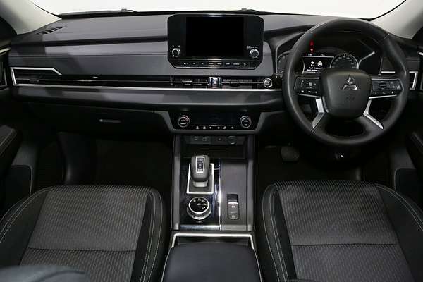 2025 Mitsubishi Outlander LS ZM