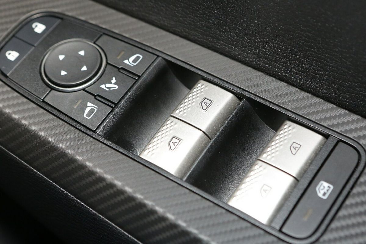 2025 Mitsubishi Outlander LS ZM