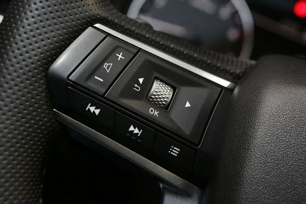 2025 Mitsubishi Outlander LS ZM