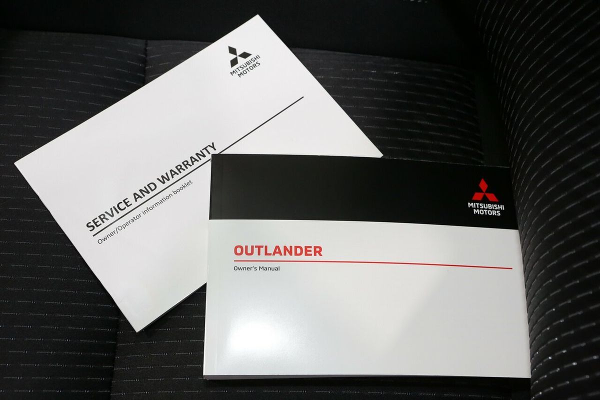 2025 Mitsubishi Outlander LS ZM