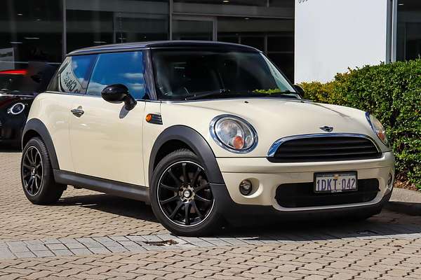 2010 MINI Hatch Cooper D R56