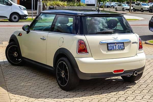 2010 MINI Hatch Cooper D R56