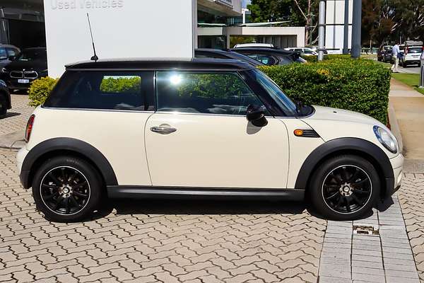 2010 MINI Hatch Cooper D R56