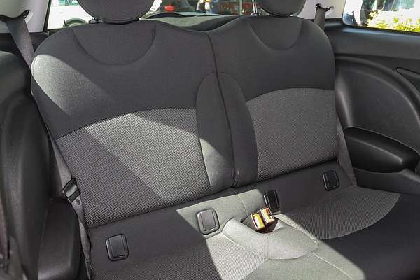 2010 MINI Hatch Cooper D R56