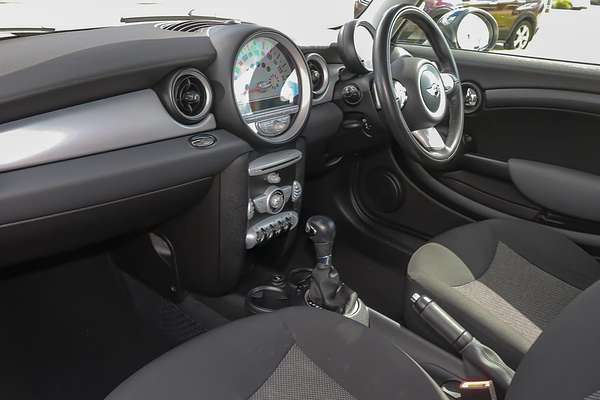 2010 MINI Hatch Cooper D R56