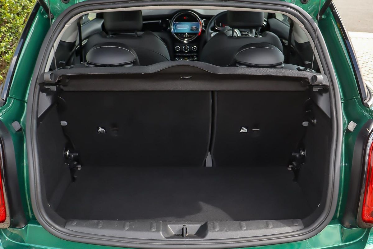 2022 MINI Hatch Cooper SE Classic F56 LCI-2