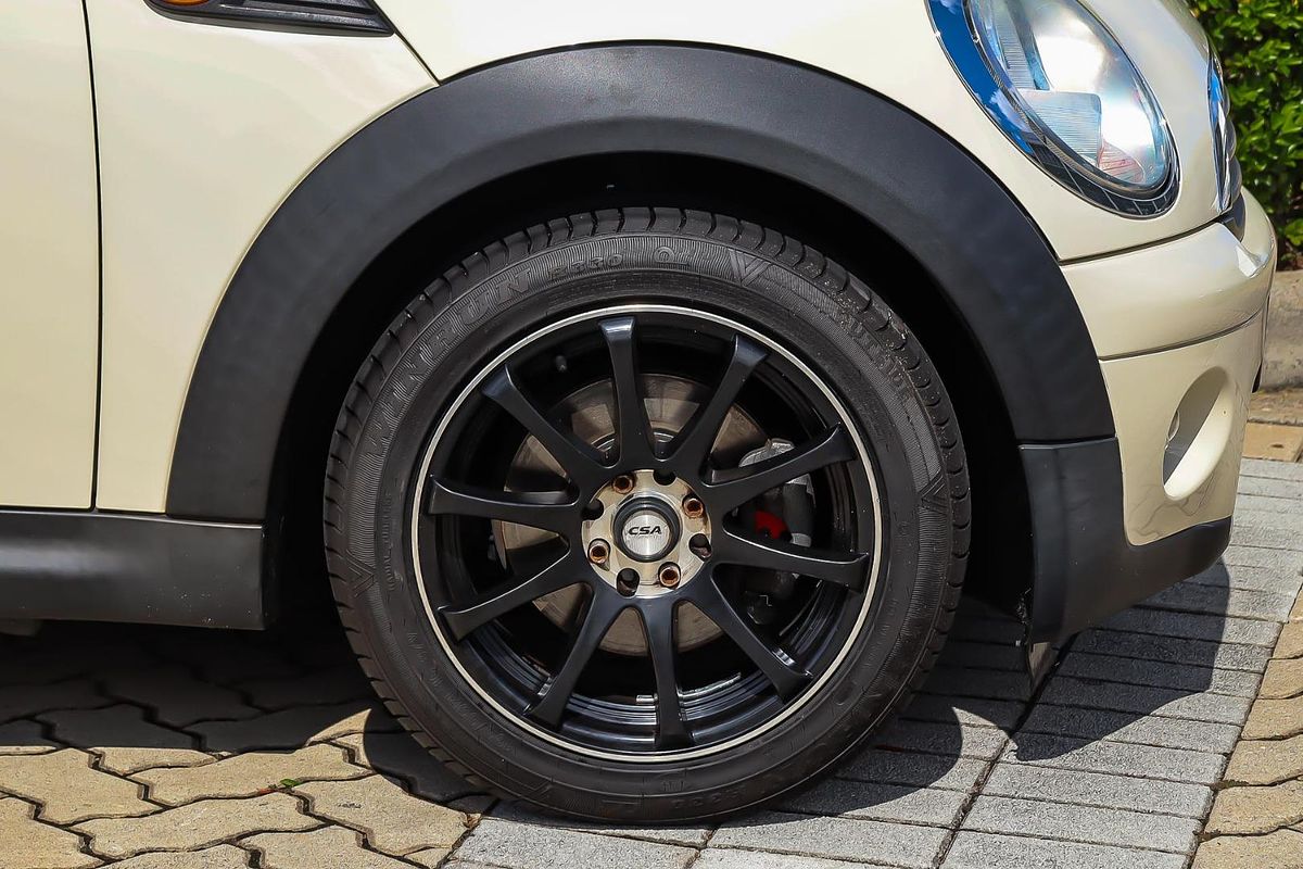 2010 MINI Hatch Cooper D R56