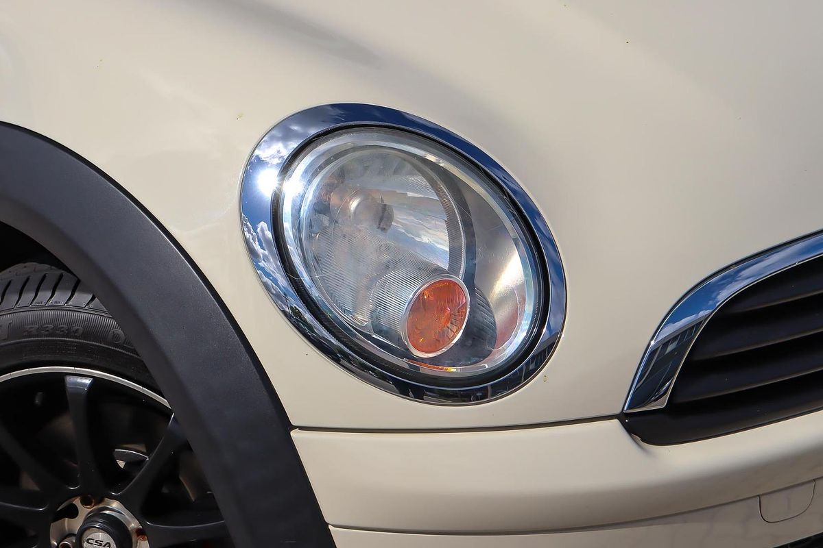 2010 MINI Hatch Cooper D R56