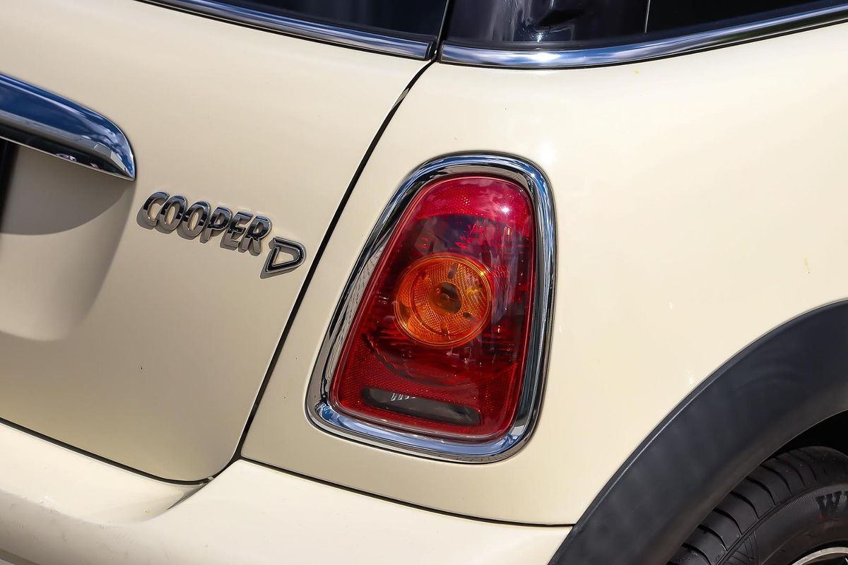 2010 MINI Hatch Cooper D R56