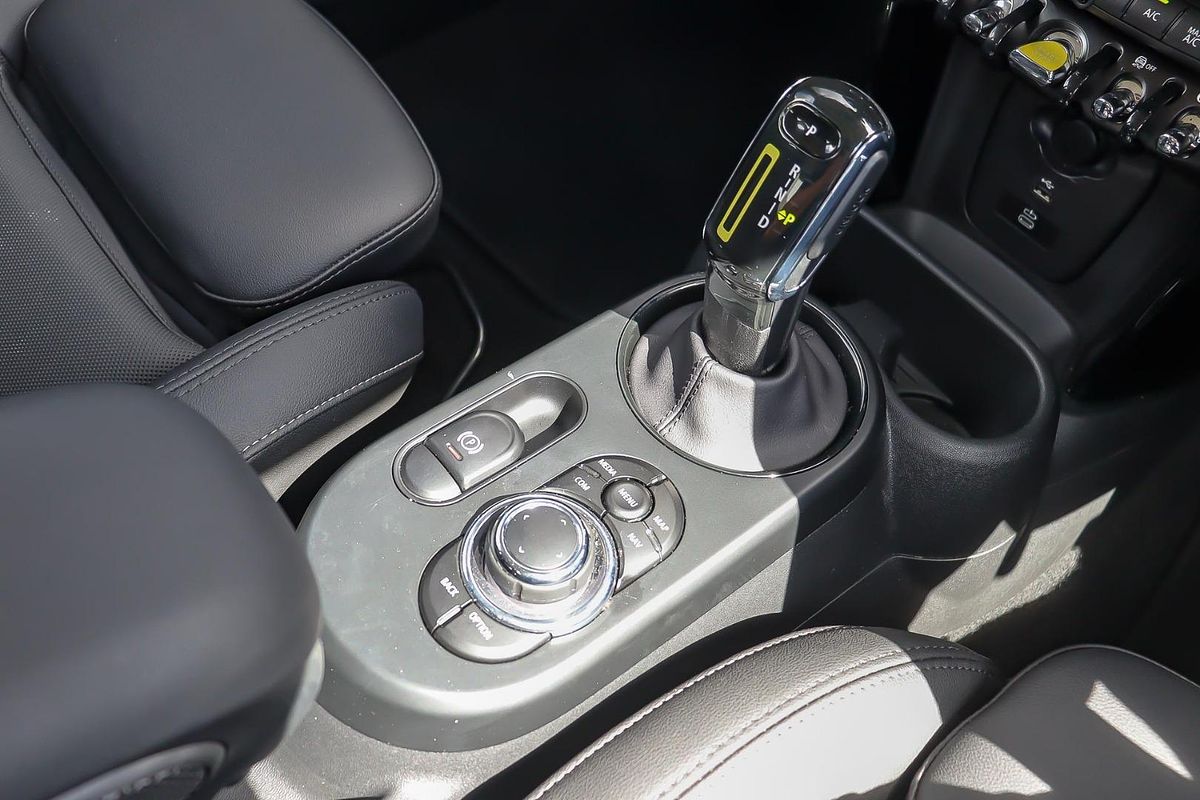 2022 MINI Hatch Cooper SE Classic F56 LCI-2