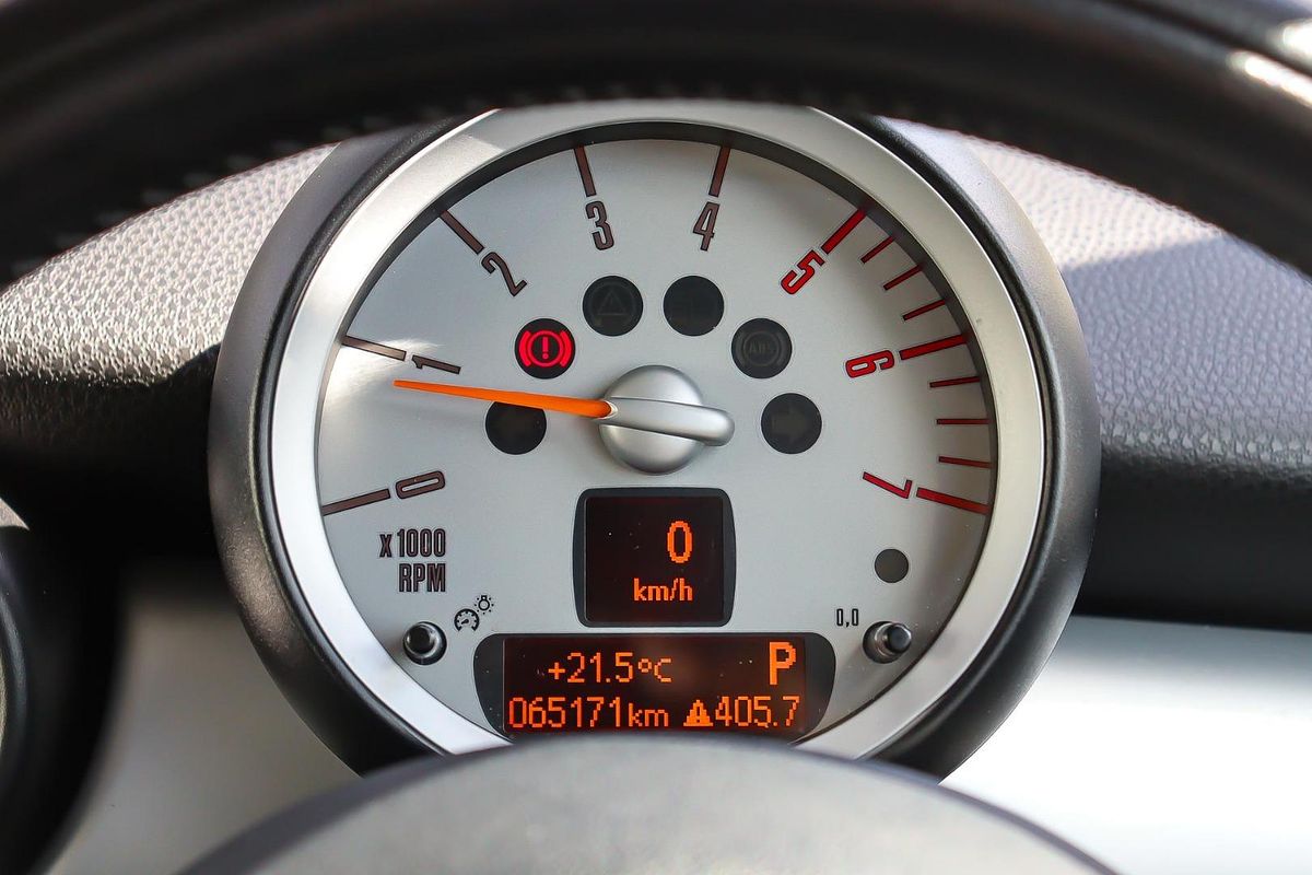 2010 MINI Hatch Cooper D R56