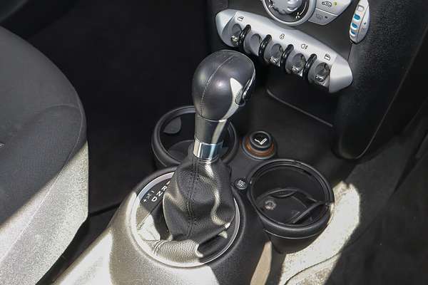 2010 MINI Hatch Cooper D R56